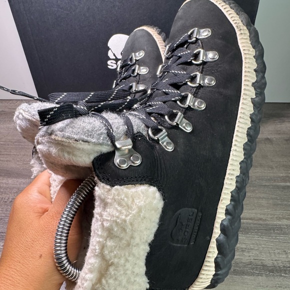 Sorel Out N About Plus Conquest Boots - Black size 8 EUC - Picture 7 of 10